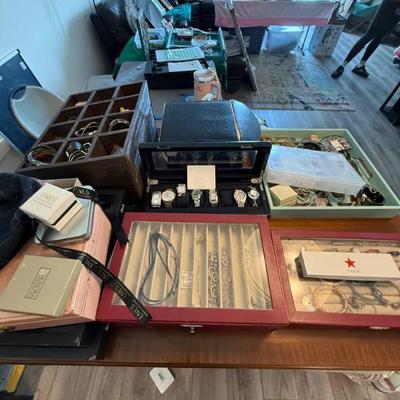 Sale Photo Thumbnail #135