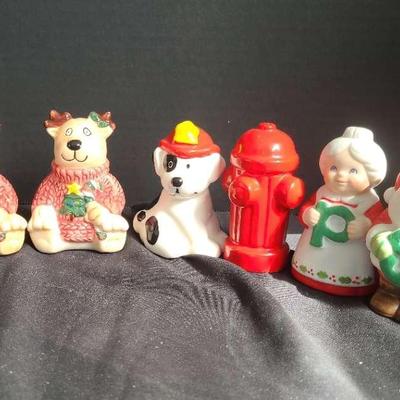 Vintage Christmas Salt And Pepper Shakers 