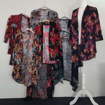 8 Slinky Brand Velvet Kimonos Floral Size Large