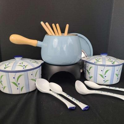 Fondue Pot With Two Ceramic Side Servers