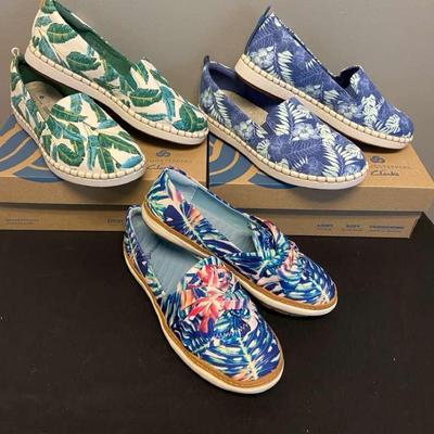 Clarks & Bare Traps Floral Slip-ons Size 7 Wide