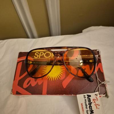 VINTAGE RAY-BAN SUNGLASSES
