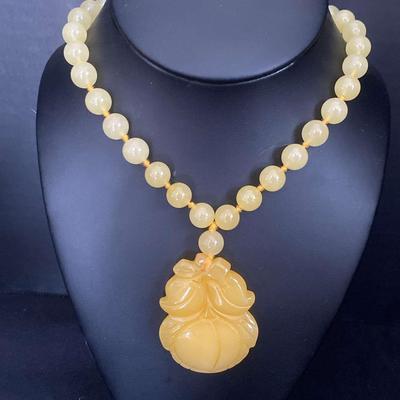 Yellow Alabaster Necklace 