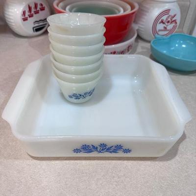 Pyrex Blue Daisy Dish & Blue Wheat Custards