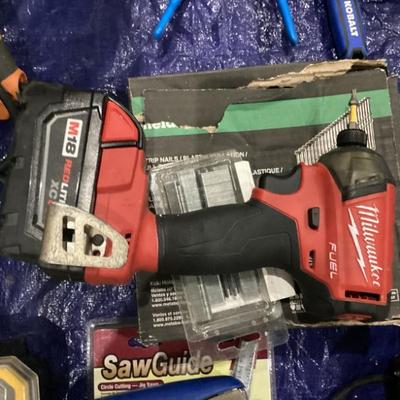 Sale Photo Thumbnail #21: Milwaukee hex hydraulic driver