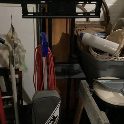 Sale Photo Thumbnail #40: Oreck upright vacuum