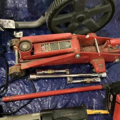 Sale Photo Thumbnail #38: Hydraulic floor jack