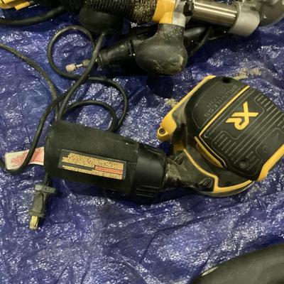 Dewalt cordless random orbital sander 1