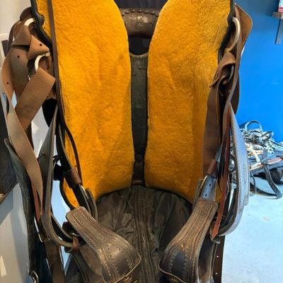 Sale Photo Thumbnail #49: Circle y flex 2 western saddle with extra padded seat padding