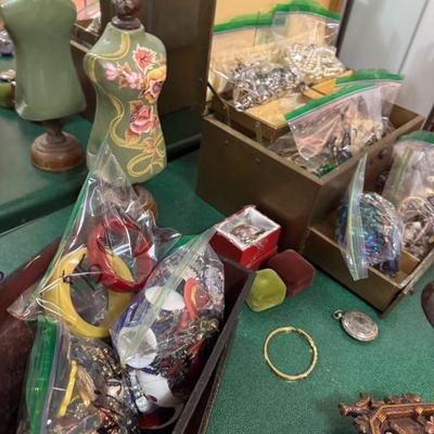 Sale Photo Thumbnail #146