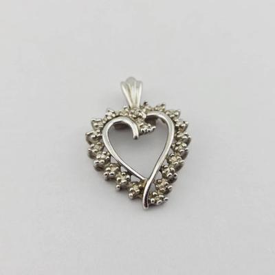 10k White Gold Diamond Heart Pendant 