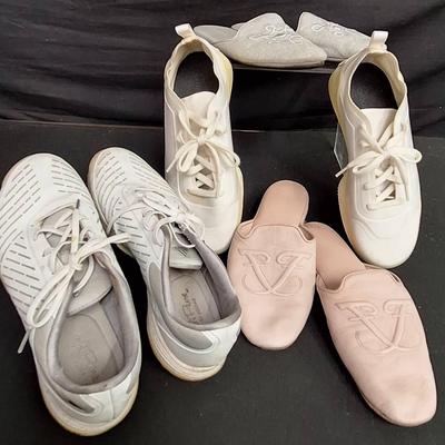 (2) Adidas & (2) Frette Closed Toe Slippers