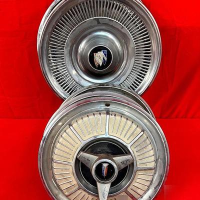 Lot of Vintage Buick & Classic Car Hubcaps – Mixed Styles – 1960s–1980s
