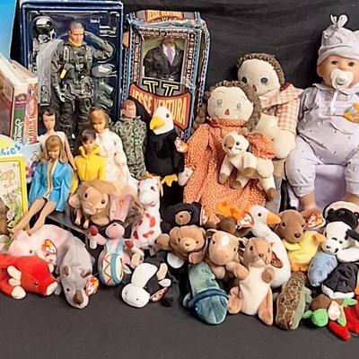 Vintage Pair Raggedy Ann And Andy Cloth Dolls, Elite Force Aviator George W. Bush Doll & More
