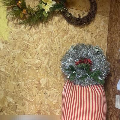 Wreaths For Fall And Christmas 