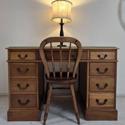 Desk Set w/ Lamp (UL)