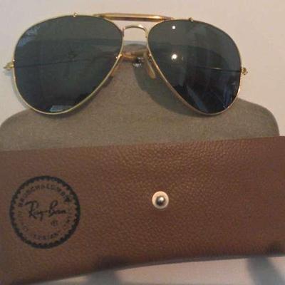VINTAGE RAY-BAN AVIATOR SUNGLASSES USA Bausch Lomb W/Brown Case B2