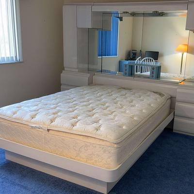 Queen Bed Mirror Backed Bedroom Set With Mattress Included