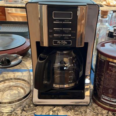 Mr Coffee Coffeemaker + Extra Carafe, Filters And Filter Frame