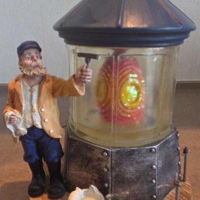 Beachcombers Intl. Old Salts Collection "Lighthouse Keeper" 1998 Series 5"×5"×8" Figurine