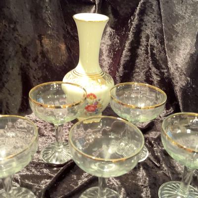 Vintage Set Of 80'S Ice Tea Glasses 5 Count, And Antique 1935 Elfinbein Porcelain Petit Floral Vase