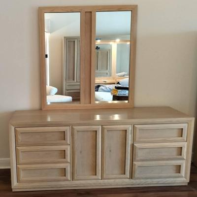 Thomasville 9 Drawer Wooden Dresser With Top Mirror