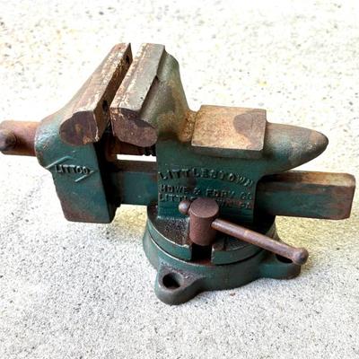 Vintage No. 112 Littlestown Littco 3-1/2" Vise