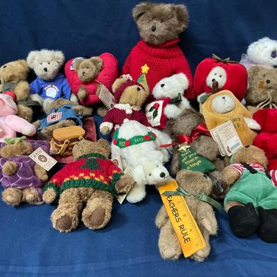 Large Boyd’s Bears Lot #2 