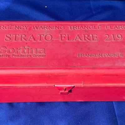 Cortina Safety Products Strato-Flare 219 Emergency Warning Triangle Flare Kit