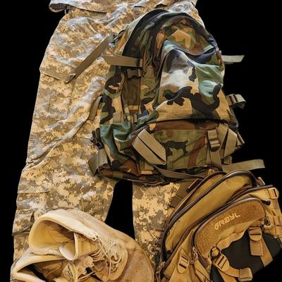 Military Gear Lot #4 Size L Top/ XL Bottom