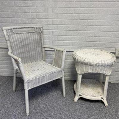 White Wicker Arm Chair & Side Table .jpg