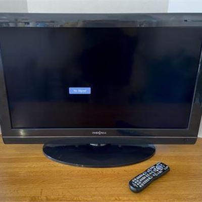 Insignia 32" LCD TV .jpg