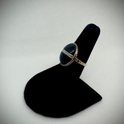 Mourning ring: Onyx and diamond