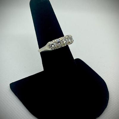 Sale Photo Thumbnail #25: 14k 3.17gr diamond band (5) diamonds "SI" to "HI" quality $950.00