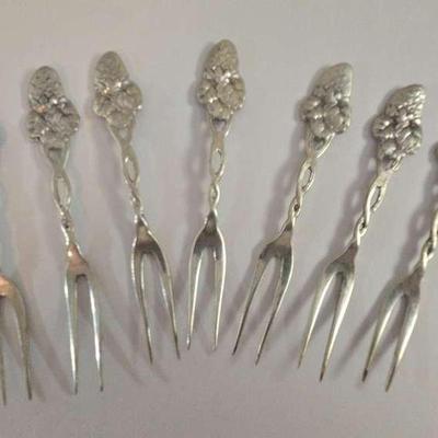 Vintage Sterling Silver strawberry fork set of 7