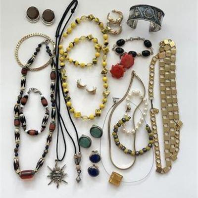Sale Photo Thumbnail #42