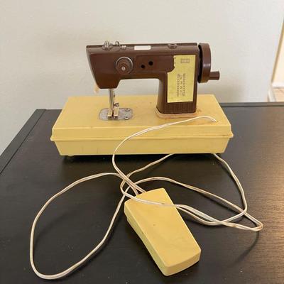 Vintage Durham Mini Sewing Machine 