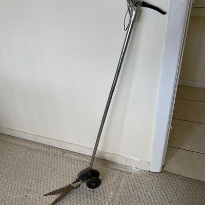 Vintage Manual Lawn Edge Clipper