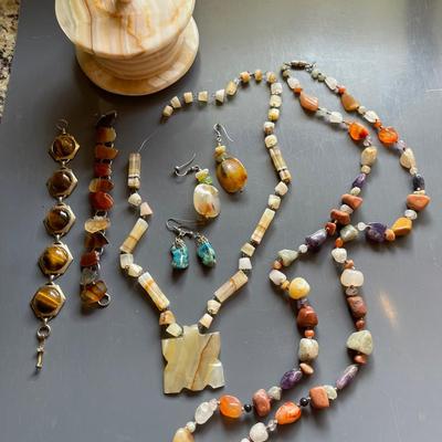 Onyx Stone Jewelry & Box