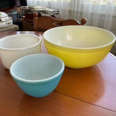 Pyrex Milk Glass Mixing Bowls 