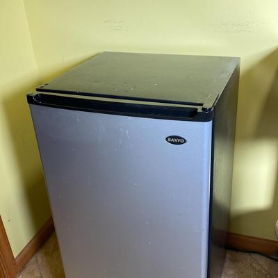 Sanyo Mini Fridge 