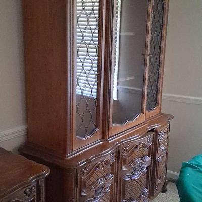 Bassett Lighted China Cabinet with Leaded Glass Doors
