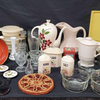 Vintage Kitchen Treasures & Decor Accents
