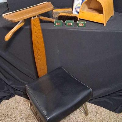 Wood Shoeshine Kit w/ Gentleman Valet