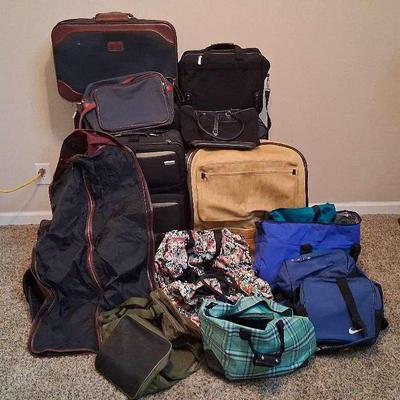 Vintage Samsonite & Forecast Luggage, Duffels, Backpacks, and Garment Bag Collection