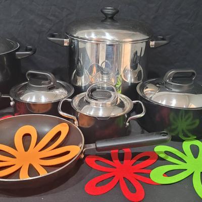 Kitchen Pots & Pans featuring Altiva