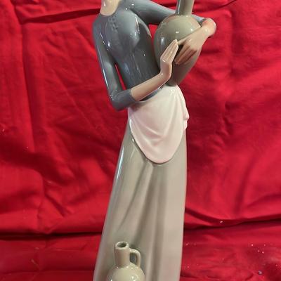 Lladro Woman With Jug