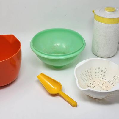 Vintage Kitchen Tools - Plastic 