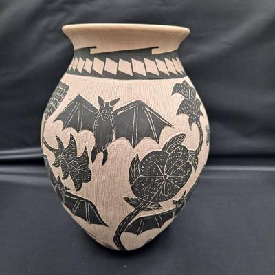 Mata Ortiz Pottery Vase