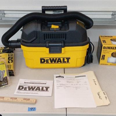 DeWalt 4 Gallon Portable Wet Dry Shop Vac + Filters, Bags
